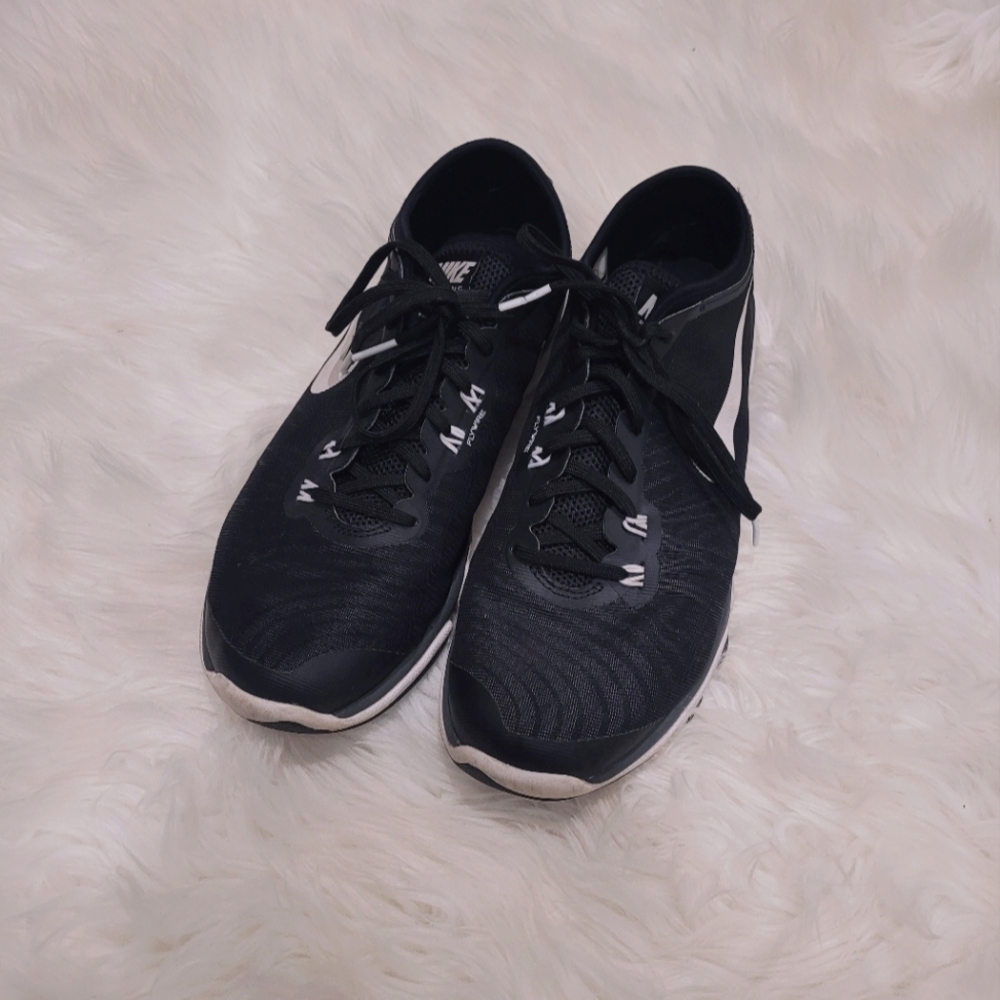 Womems Nike Shoes